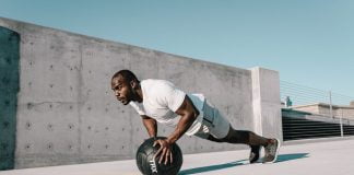 Medicinbold øvelser – Helkropstræning med ét fitnessudstyr!